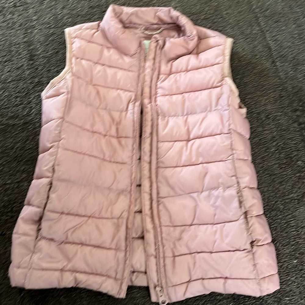 Gap kids vest lightweight puffer pink great condition size medium girl